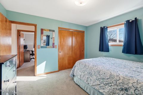 Tiny photo for 631 Winterhaven Drive, Findlay, OH 45840 (MLS # 10005148)