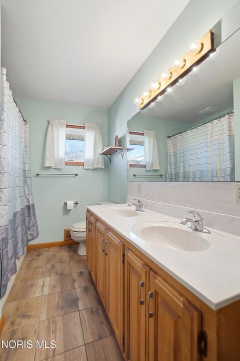 Tiny photo for 631 Winterhaven Drive, Findlay, OH 45840 (MLS # 10005148)