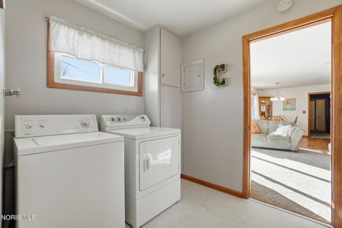 Tiny photo for 631 Winterhaven Drive, Findlay, OH 45840 (MLS # 10005148)