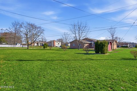 Tiny photo for 631 Winterhaven Drive, Findlay, OH 45840 (MLS # 10005148)