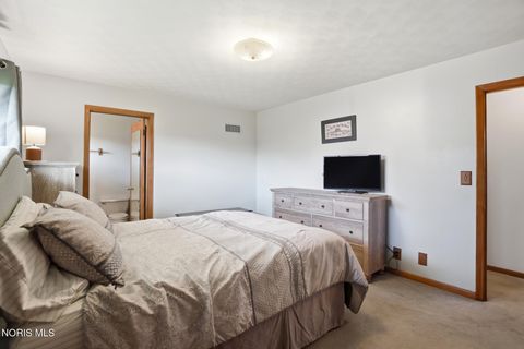 Tiny photo for 631 Winterhaven Drive, Findlay, OH 45840 (MLS # 10005148)