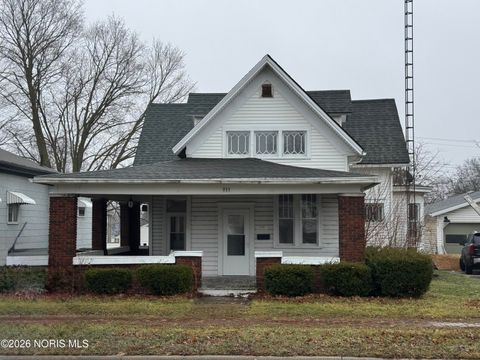 Photo of 935 Jefferson Avenue, Defiance, OH 43512 (MLS # 10002997)