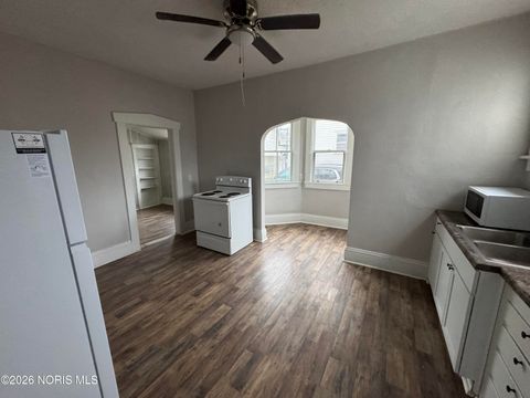 Tiny photo for 935 Jefferson Avenue, Defiance, OH 43512 (MLS # 10002997)