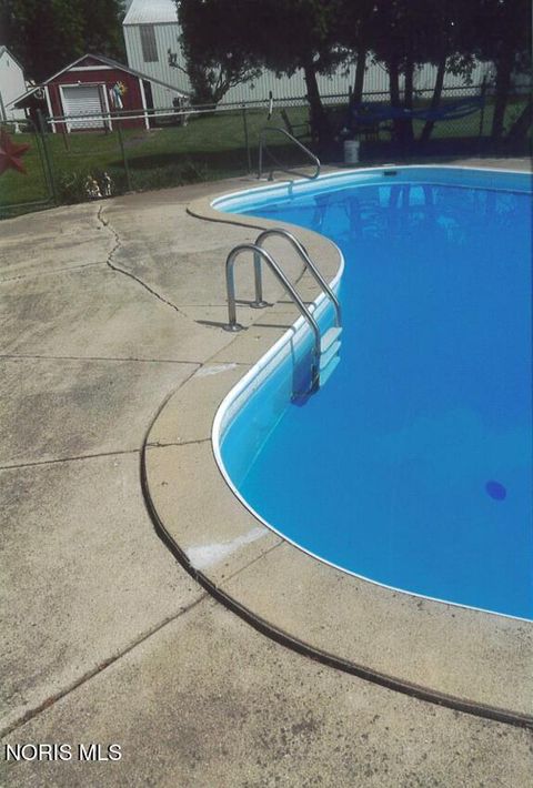 Tiny photo for 20300 Dunbridge Road, Bowling Green, OH 43402 (MLS # 10004263)