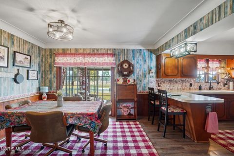 Tiny photo for 20300 Dunbridge Road, Bowling Green, OH 43402 (MLS # 10004263)