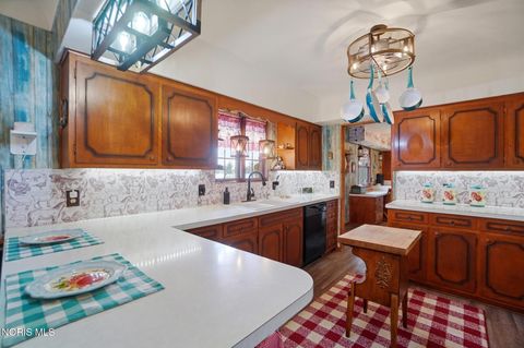 Tiny photo for 20300 Dunbridge Road, Bowling Green, OH 43402 (MLS # 10004263)