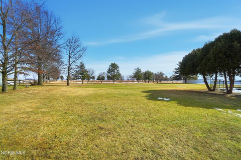 Tiny photo for 20300 Dunbridge Road, Bowling Green, OH 43402 (MLS # 10004263)