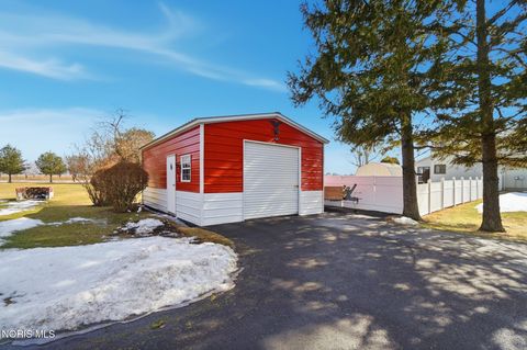 Tiny photo for 20300 Dunbridge Road, Bowling Green, OH 43402 (MLS # 10004263)