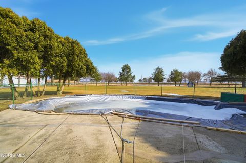 Tiny photo for 20300 Dunbridge Road, Bowling Green, OH 43402 (MLS # 10004263)