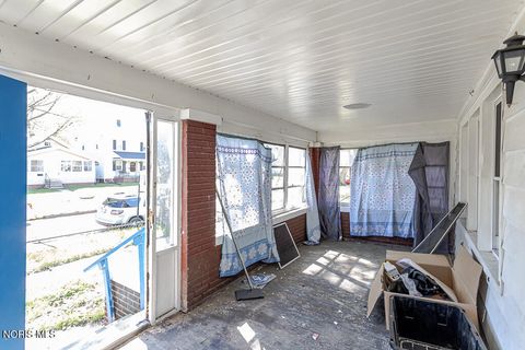 Tiny photo for 516 Geneva Avenue, Toledo, OH 43609 (MLS # 10006787)