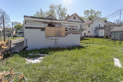 Tiny photo for 516 Geneva Avenue, Toledo, OH 43609 (MLS # 10006787)