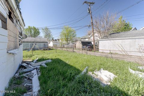 Tiny photo for 516 Geneva Avenue, Toledo, OH 43609 (MLS # 10006787)