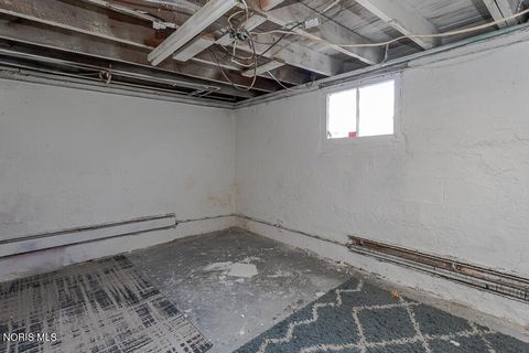Tiny photo for 516 Geneva Avenue, Toledo, OH 43609 (MLS # 10006787)