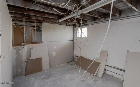 Tiny photo for 516 Geneva Avenue, Toledo, OH 43609 (MLS # 10006787)