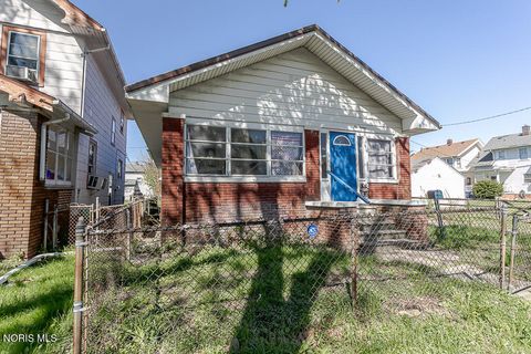 Tiny photo for 516 Geneva Avenue, Toledo, OH 43609 (MLS # 10006787)
