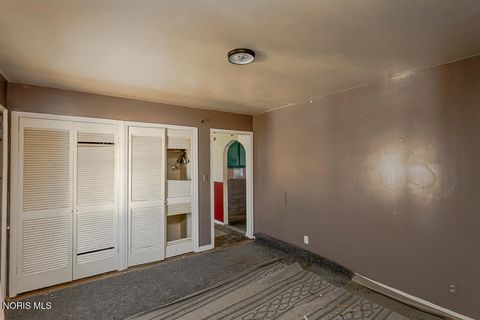 Tiny photo for 516 Geneva Avenue, Toledo, OH 43609 (MLS # 10006787)