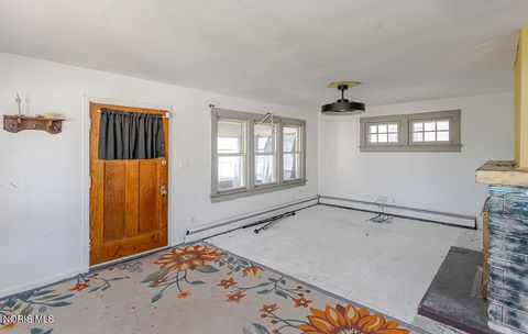 Tiny photo for 516 Geneva Avenue, Toledo, OH 43609 (MLS # 10006787)