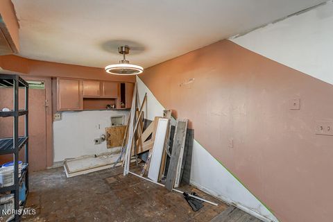 Tiny photo for 516 Geneva Avenue, Toledo, OH 43609 (MLS # 10006787)