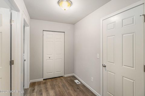 Tiny photo for 445 Oxford Street, Napoleon, OH 43545 (MLS # 10002618)