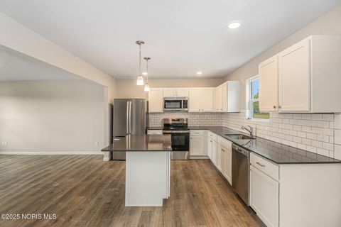 Tiny photo for 445 Oxford Street, Napoleon, OH 43545 (MLS # 10002618)