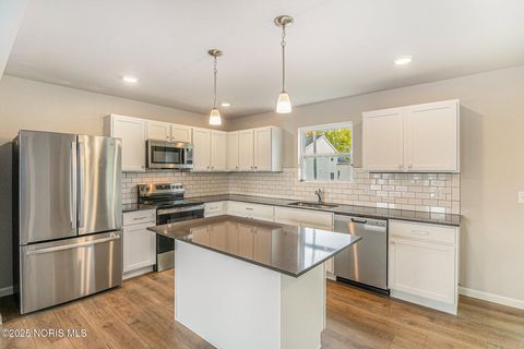 Tiny photo for 445 Oxford Street, Napoleon, OH 43545 (MLS # 10002618)