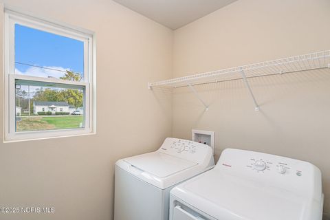 Tiny photo for 445 Oxford Street, Napoleon, OH 43545 (MLS # 10002618)