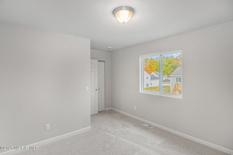 Tiny photo for 445 Oxford Street, Napoleon, OH 43545 (MLS # 10002618)