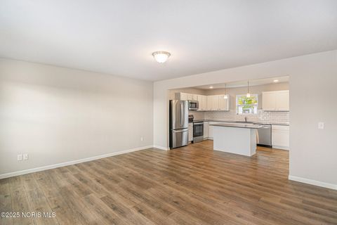 Tiny photo for 445 Oxford Street, Napoleon, OH 43545 (MLS # 10002618)