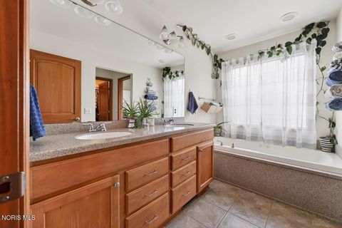 Tiny photo for 5742 Maple Creek Boulevard, Sylvania, OH 43560 (MLS # 10005668)