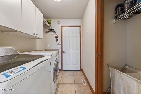 Tiny photo for 5742 Maple Creek Boulevard, Sylvania, OH 43560 (MLS # 10005668)