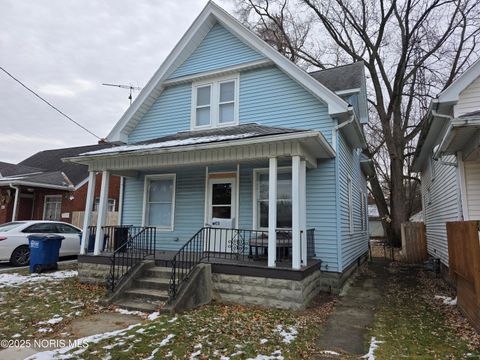 Tiny photo for 420 E Oakland Street, Toledo, OH 43608 (MLS # 10002404)