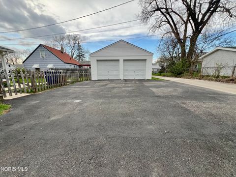 Tiny photo for 545 Woodsdale Avenue, Toledo, OH 43609 (MLS # 10006387)
