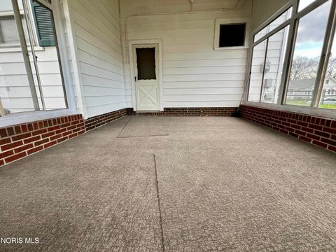 Tiny photo for 545 Woodsdale Avenue, Toledo, OH 43609 (MLS # 10006387)