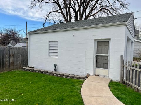 Tiny photo for 545 Woodsdale Avenue, Toledo, OH 43609 (MLS # 10006387)