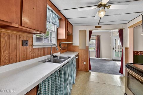 Tiny photo for 29443 Harriet Street, Millbury, OH 43447 (MLS # 10006762)