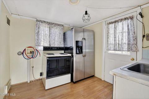 Tiny photo for 29443 Harriet Street, Millbury, OH 43447 (MLS # 10006762)