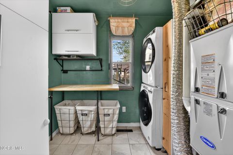 Tiny photo for 29443 Harriet Street, Millbury, OH 43447 (MLS # 10006762)