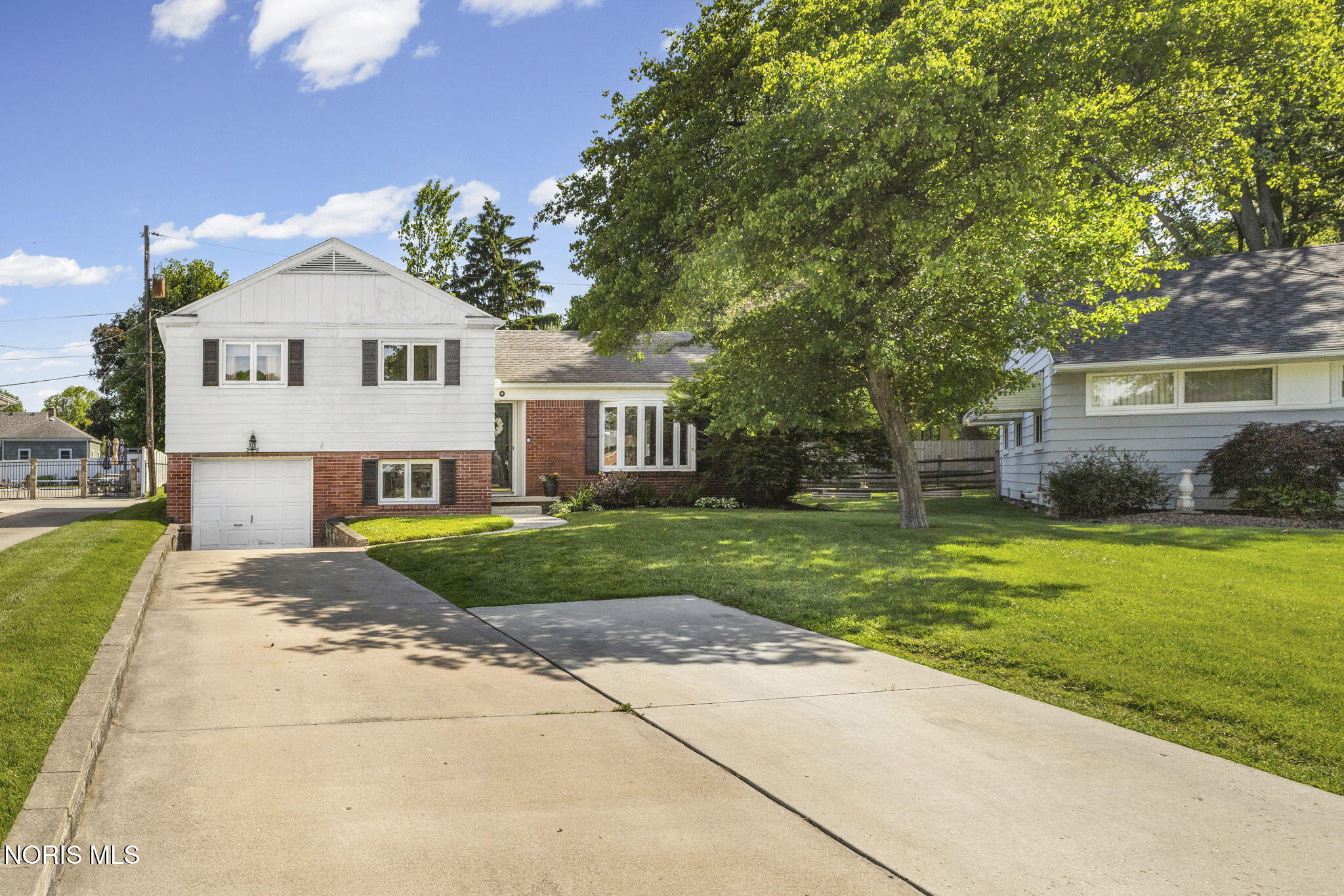 309 Hawthorne Lane