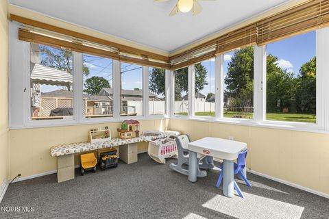 Tiny photo for 309 Hawthorne Lane, Rossford, OH 43460 (MLS # 10008143)