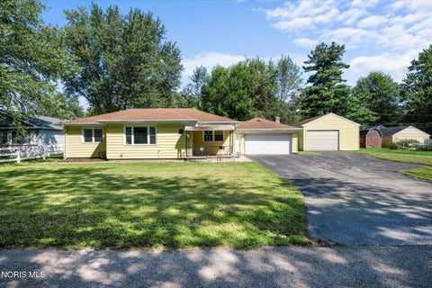Photo of 1924 Brancaster Road, Toledo, OH 43615 (MLS # 10013062)