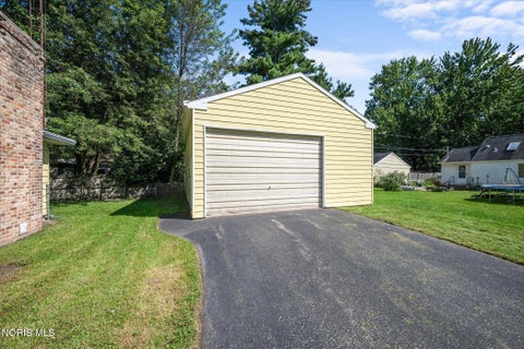 Tiny photo for 1924 Brancaster Road, Toledo, OH 43615 (MLS # 10013062)