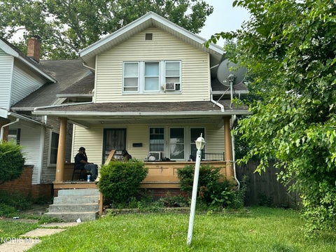 Photo of 1051 Pinewood Avenue, Toledo, OH 43607 (MLS # 10011567)