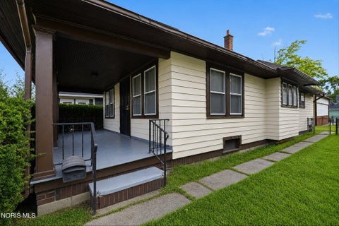 Tiny photo for 1153 Woodville Road, Toledo, OH 43605 (MLS # 10009757)