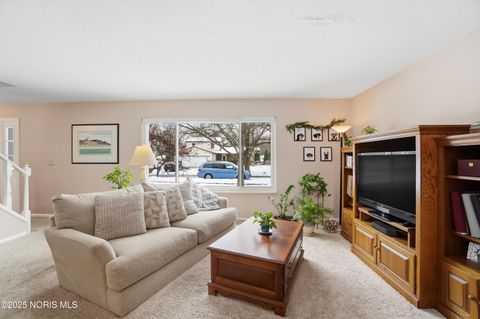 Tiny photo for 622 Normandie Boulevard, Bowling Green, OH 43402 (MLS # 10002210)