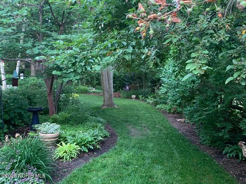 Tiny photo for 622 Normandie Boulevard, Bowling Green, OH 43402 (MLS # 10002210)