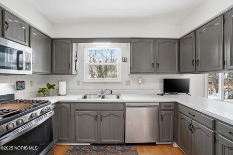 Tiny photo for 622 Normandie Boulevard, Bowling Green, OH 43402 (MLS # 10002210)