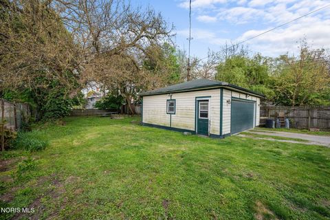 Tiny photo for 2514 Scottwood Avenue, Toledo, OH 43610 (MLS # 10007221)