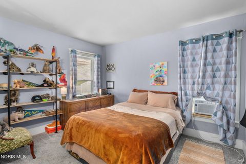 Tiny photo for 2514 Scottwood Avenue, Toledo, OH 43610 (MLS # 10007221)