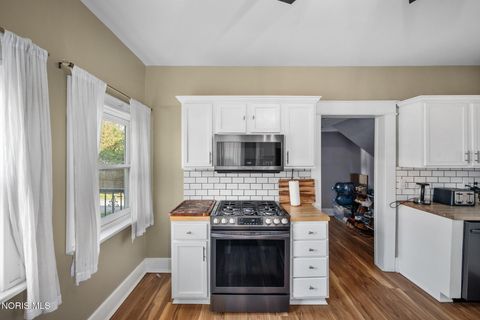 Tiny photo for 2514 Scottwood Avenue, Toledo, OH 43610 (MLS # 10007221)
