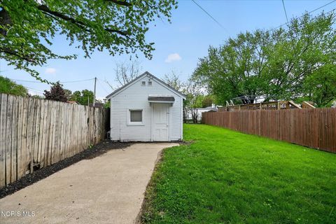 Tiny photo for 2133 Dana Street, Toledo, OH 43609 (MLS # 10007199)